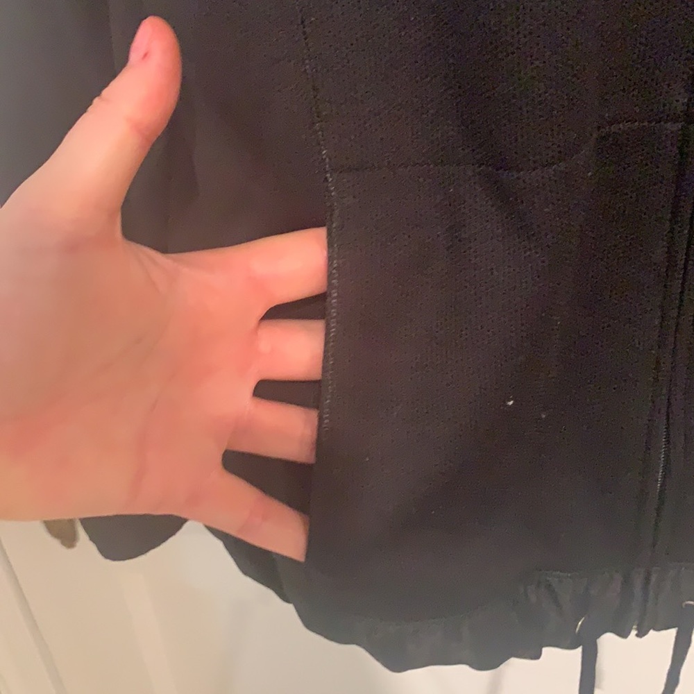 Tail Zip-Up - Picture 3 of 3